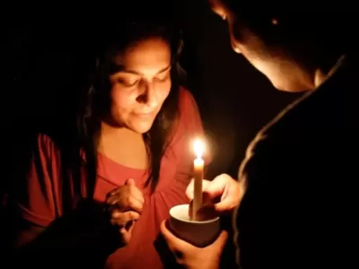 Baja tensión en Berisso: vecinos reportan cortes y problemas con el suministro eléctrico