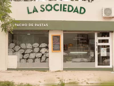 Pasi&oacute;n en el plato: una f&aacute;brica de Berisso lanza pastas celestes y blancas para palpitar la Copa del Mundo