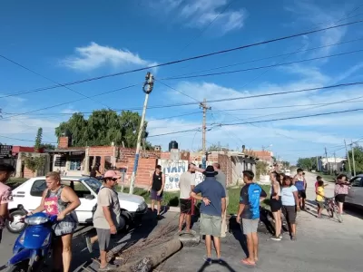 Otra vez sin agua: los vecinos de Villa Argüello, hartos de los cortes constantes