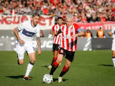 Ya se palpita el clásico platense: ambos equipos en la cuerda floja y con la necesidad de sumar puntos
