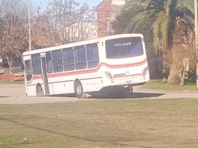 Se quedó el micro del Correo que trasladaba urnas en Berisso