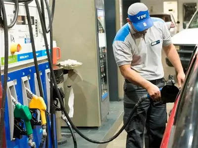 El Senado bonaerense debate el autodespacho de nafta: cómo es el proyecto libertario para cambiar las estaciones de servicio