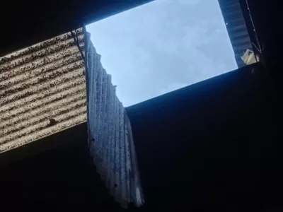 Un obrero muri&oacute; tras caer de un techo en El Dique, Ensenada