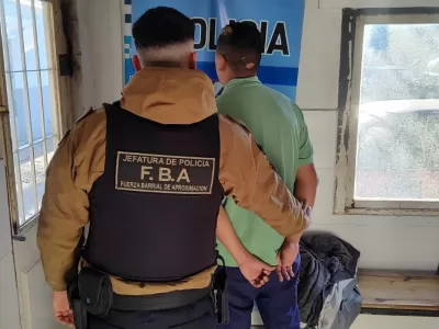 Recorrido, infracción y secuestro: lo detuvieron con marihuana durante un operativo de prevención en Berisso