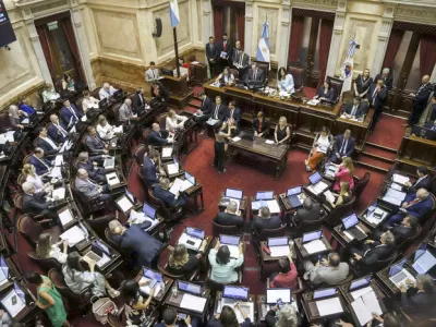 Aumentan los sueldos en el Congreso y los senadores pasar&aacute;n a cobrar $11,5 millones