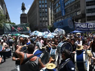 El Gobierno descontar&aacute; el d&iacute;a a estatales que adhieran al paro nacional de la CGT