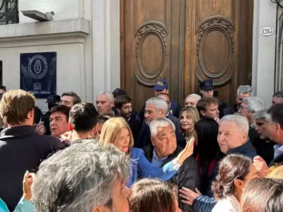 Intendentes bonaerenses reclamaron fondos alimentarios en Naci&oacute;n y Berisso dijo presente