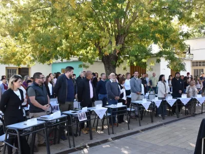 El Concejo Deliberante de Berisso realiz&oacute; una sesi&oacute;n especial en la Escuela N&deg;8