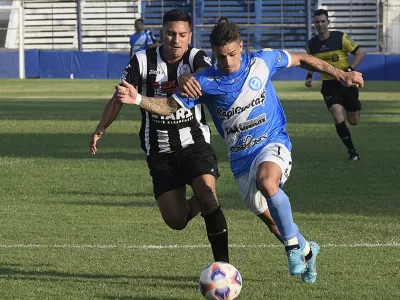 El Cele va por todo: Villa San Carlos recibe a Fénix y busca estirar su invicto en el Clausura