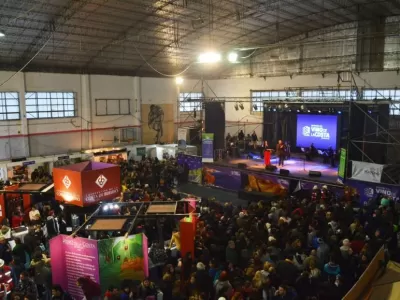 Con danzas típicas, música en vivo y concursos llega a Berisso la Fiesta del Vino de la Costa