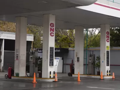 Reclaman medidas ante la falta de GNC en estaciones de servicio de Berisso, La Plata y Ensenada