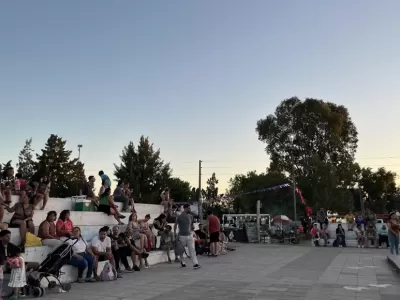 Domingo de Folklore en Plaza 17 de Octubre por el D&iacute;a Internacional de la Mujer