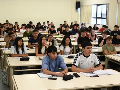 Volvieron las clases en la UNLP, pero el conflicto docente mantiene en riesgo el calendario acad&eacute;mico