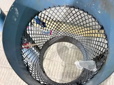 Reclamo vecinal: denuncian tachos de basura rotos sobre avenida Montevideo