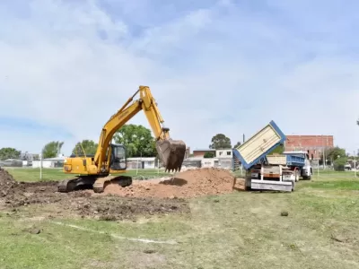 Avanzan las obras para la construcción de tres nuevos playones deportivos en Berisso