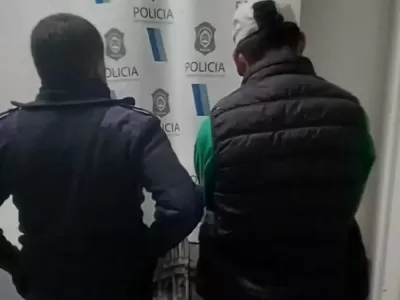 Detuvieron a un joven en Berisso acusado de encerrar a su pareja y llevarse a su hija