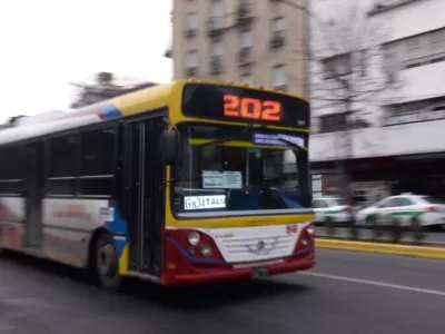 Se levantó el paro de colectivos y mañana el servicio funcionara con normalidad