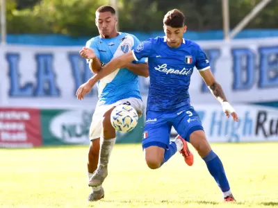 Villa San Carlos visita a Sportivo Italiano con la mira en la cima