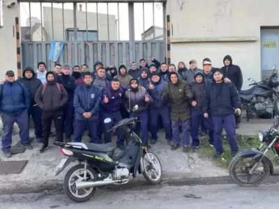 La lucha que no frenó: familiares y obreros de Acerías Berisso marcharon a La Plata para exigir respuestas