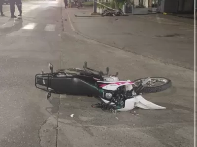 Ensenada: un motociclista murió y otros dos resultaron heridos en un choque