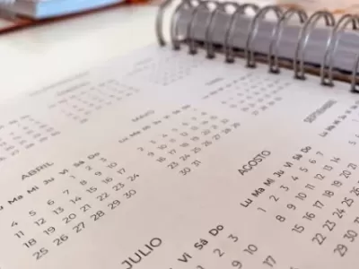 El Gobierno anunció que eliminará el Día de los Empleados Públicos del calendario de feriados en el Estado