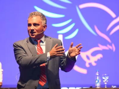 Sebastián Pareja en La Plata: “Vamos a pintar la Provincia de violeta”