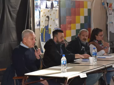 Debate estudiantil en El Carmen: jóvenes organizaron un encuentro con candidatos en la Secundaria N°4
