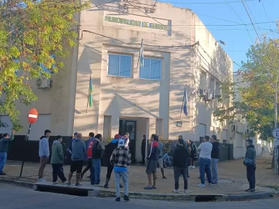 Reclamo por trabajo en la calle Nueva York: vecinos cuestionan la respuesta del intendente