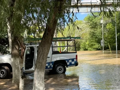 Defensa Civil realiz&oacute; acciones preventivas ante la crecida del R&iacute;o de la Plata en Berisso