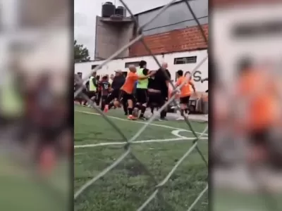A las trompadas: pelea entre jugadores del senior de Unidos de Olmos y ADIP