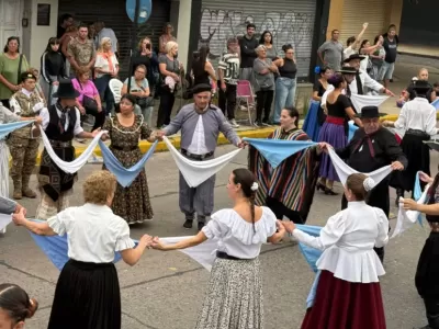 Berisso celebr&oacute; la Tradici&oacute;n con un multitudinario Peric&oacute;n en Montevideo