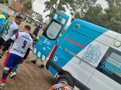 Violencia en el f&uacute;tbol amateur: brutal batalla campal y dos jugadores hospitalizados tras un partido en Ensenada