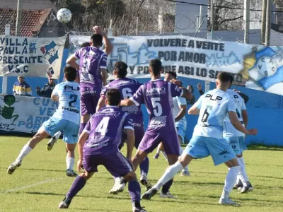 Villa San Carlos lo ganaba, pero Dálmine se lo empató sobre el final y sigue como único puntero