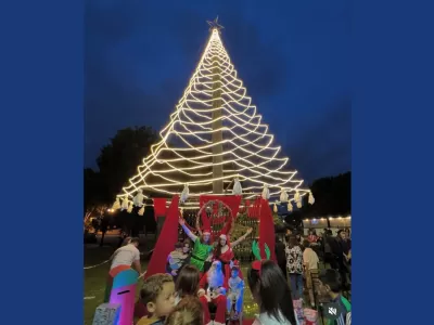Berisso celebró el Encendido del Árbol Navideño con un encuentro lleno de música y comunidad