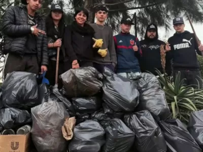 Jóvenes de “El Rincón del Free” participaron de una jornada de limpieza en el canal Génova