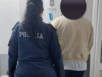 Un chofer de Uber denunció haber sido agredido por un taxista en Berisso