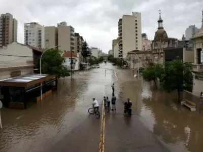 Kicillof busca financiamiento internacional para reconstruir Bahía Blanca, pero necesita el aval de Nación