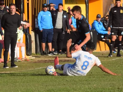 Villa San Carlos cayó ante Dock Sud y perdió una gran oportunidad en la Primera B