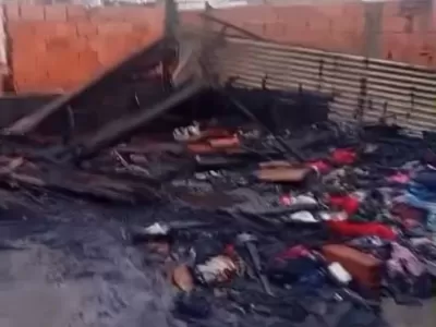 Vecinos de Berisso perdieron todo en un incendio y necesita ayuda urgente