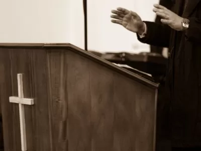 Grave denuncia en Berisso: una vecina acusa a un pastor evang&eacute;lico de amenazas de muerte