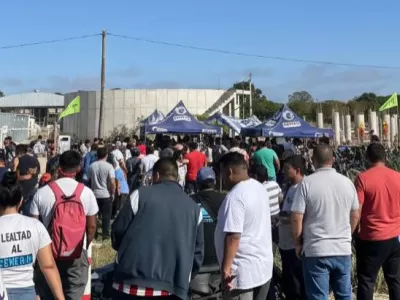 Reclamo laboral en Ensenada: trabajadores se movilizaron nuevamente en la empresa Benito Roggio