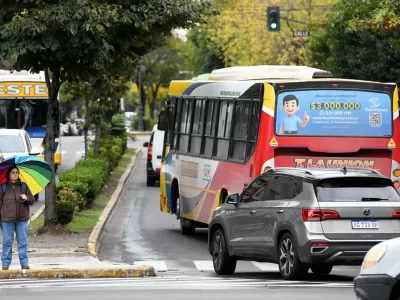 Las empresas de colectivos alertan por nuevos recortes: podr&iacute;a reducirse la frecuencia nuevamente