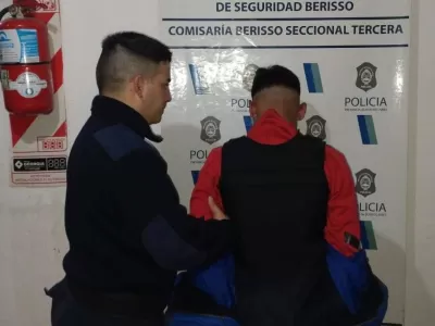 Detuvieron en Berisso a un hombre con chaleco antibalas tras cometer dos robos en pocos minutos