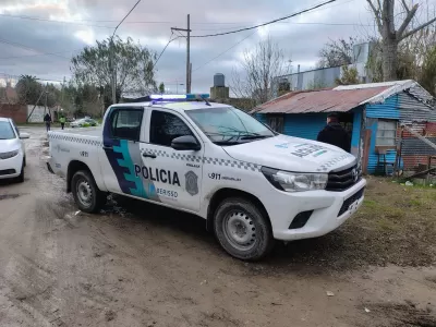 Allanamiento en Berisso: identificaron a un hombre acusado de amenazar con un arma de fuego a un vecino