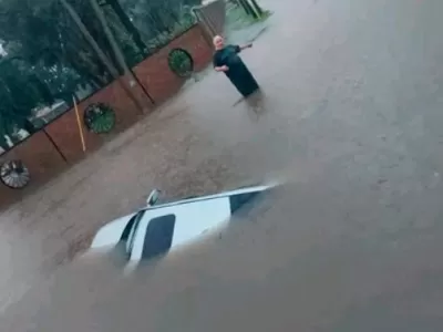 Las lluvias obligaron a cerrar el puente Zárate - Brazo Largo