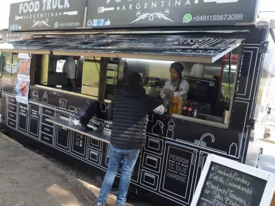 &ldquo;Luces del R&iacute;o&rdquo;: la Avenida G&eacute;nova se vuelve peatonal para una gran jornada cultural