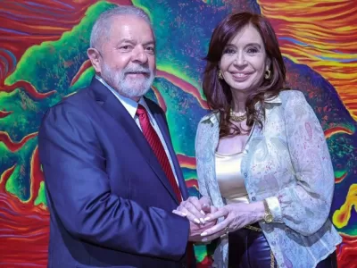 Cristina pidió autorización judicial para recibir a Lula da Silva en su arresto domiciliario