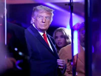 Trump anunci&oacute; un nuevo ataque contra Ir&aacute;n y anticip&oacute; que buscar&aacute; controlar su petr&oacute;leo