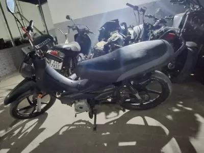 Intentó evadir un control, embistió a un policía y fue entregado por su padre en Berisso