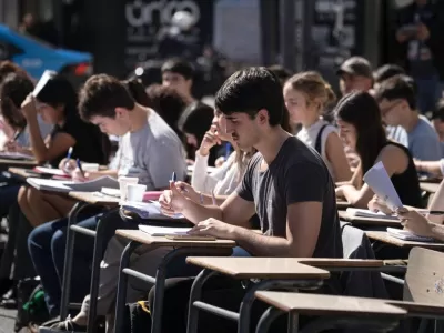 Docentes y trabajadores universitarios del país han comenzado un paro de 48 horas